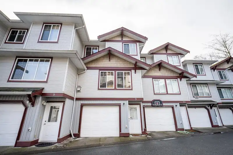 9 12070 76 AVENUE - photo 4 of 38