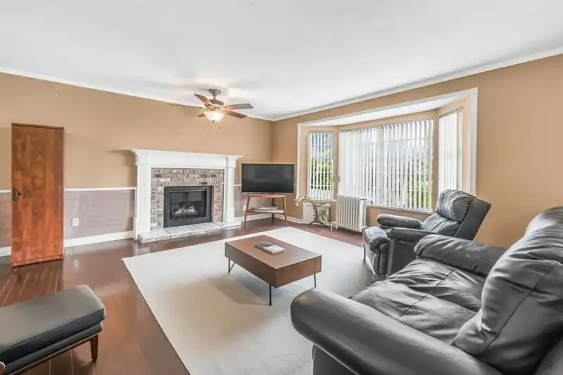 6171 192 STREET - photo 4 of 12