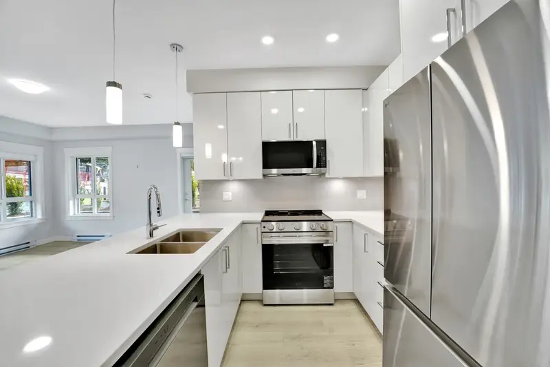 117 33886 PINE STREET - photo 2 of 25