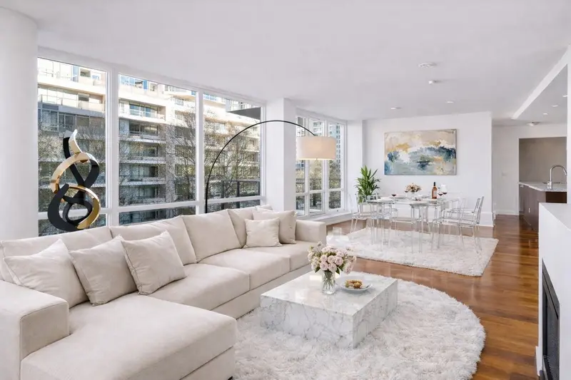 404 1690 W 8TH AVENUE - photo 2 of 25