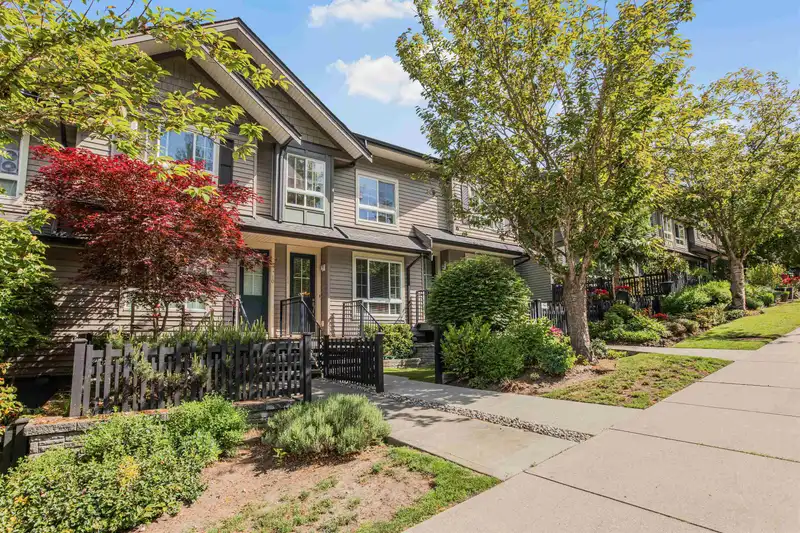 11 21867 50 AVENUE - photo 2 of 40