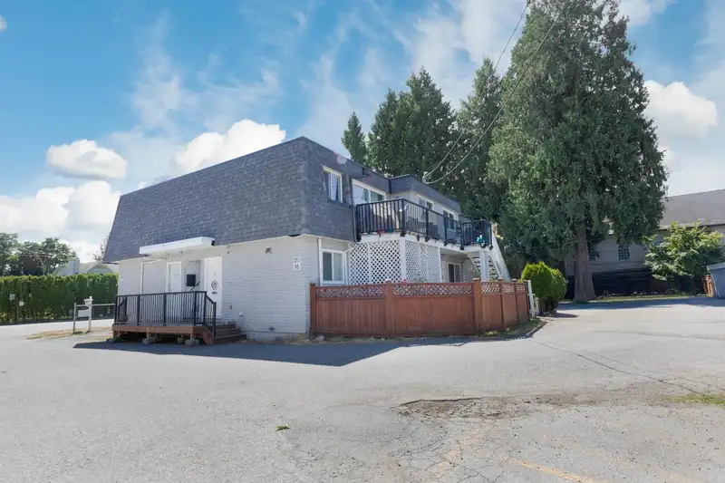 17 21555 DEWDNEY TRUNK ROAD - photo 1 of 1