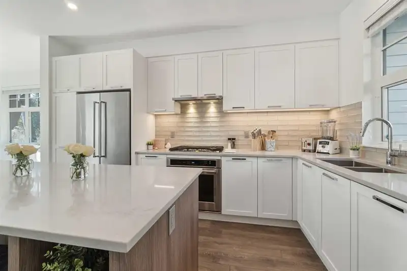 166 1290 MITCHELL STREET - photo 3 of 30