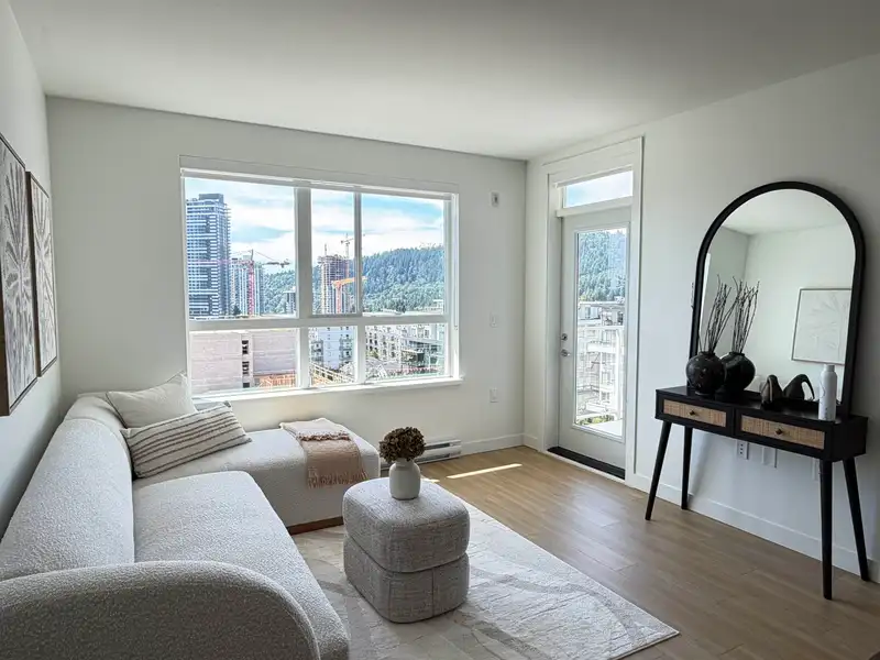 603 723 GROVER AVENUE - photo 1 of 17