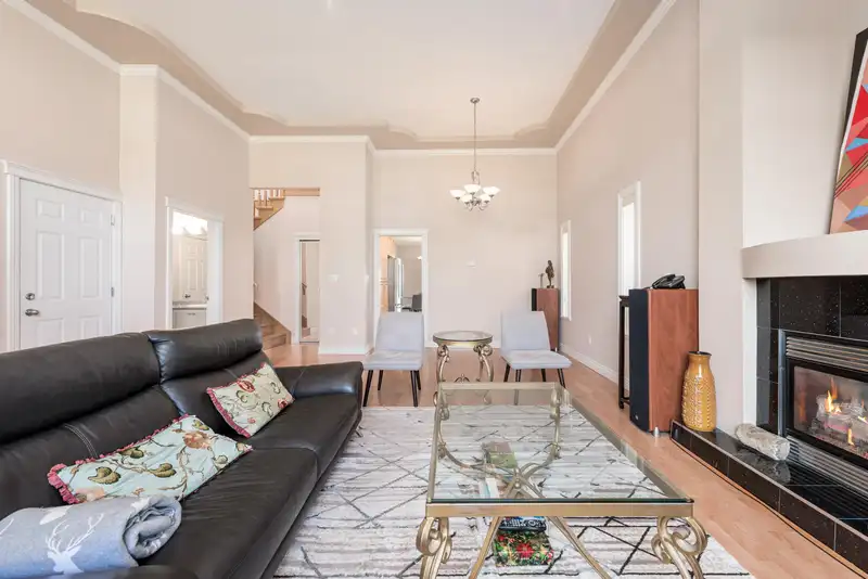 1351 DUTHIE AVENUE - photo 2 of 37