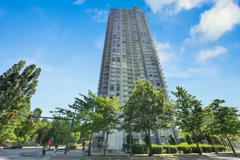 2702 13696 100 AVENUE - photo 1 of 20