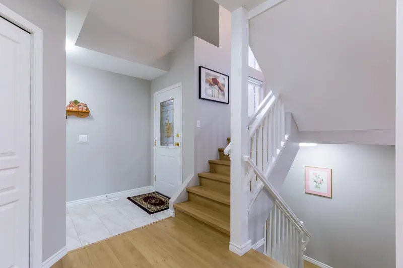 32 2525 YALE COURT - photo 3 of 25