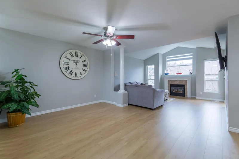 32 2525 YALE COURT - photo 4 of 25