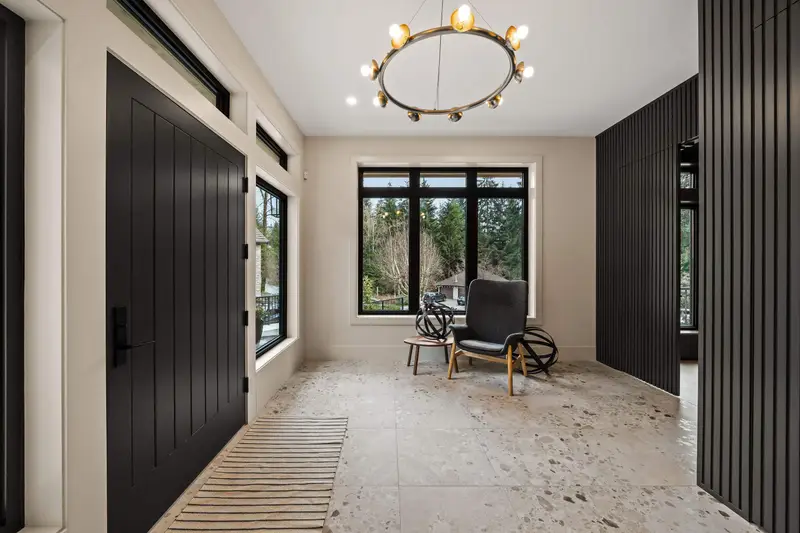 135 OAK COURT - photo 3 of 25