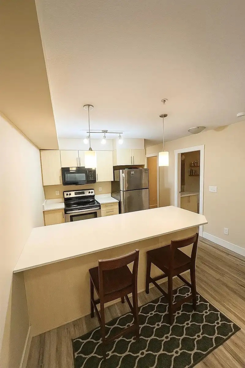 223 2565 CAMPBELL AVENUE - photo 4 of 9