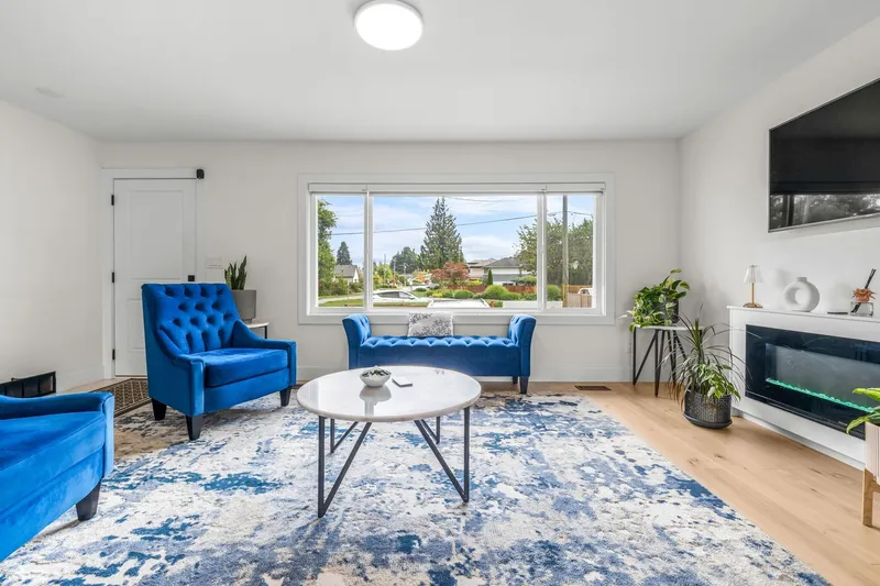 9360 PINEWELL CRESCENT - photo 2 of 25