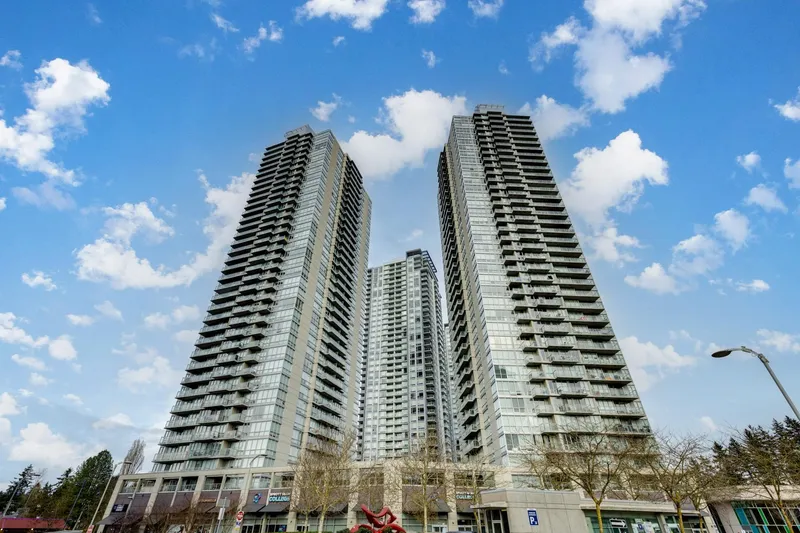 604 9981 WHALLEY BOULEVARD - photo 1 of 25