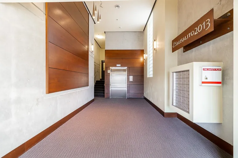 603 14955 VICTORIA AVENUE - photo 2 of 25