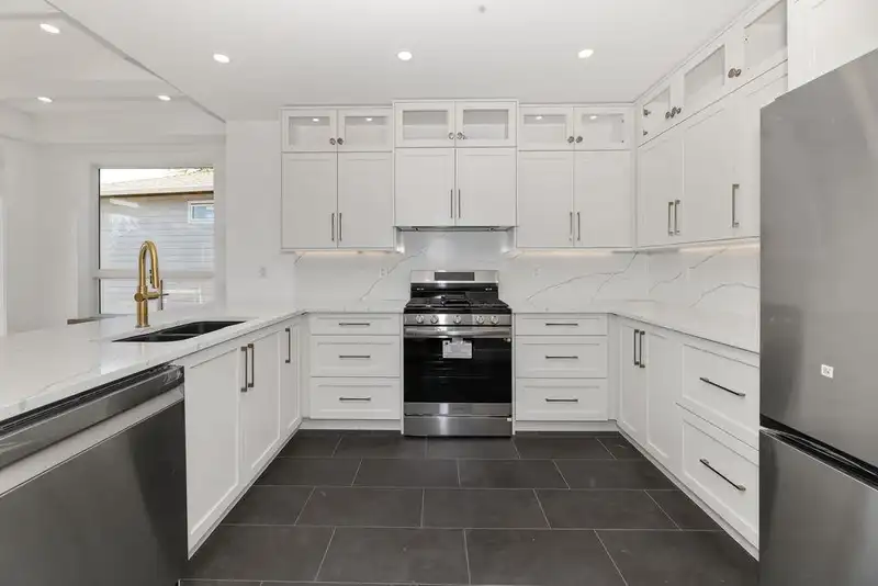 6315 BURDETT ROAD - photo 2 of 38