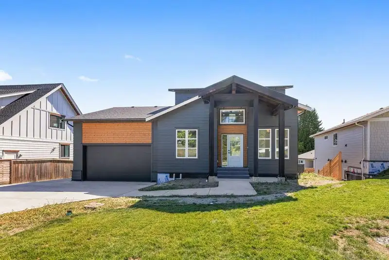 6315 BURDETT ROAD - photo 4 of 38