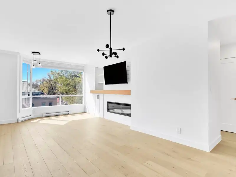 605 2668 ASH STREET - photo 3 of 21