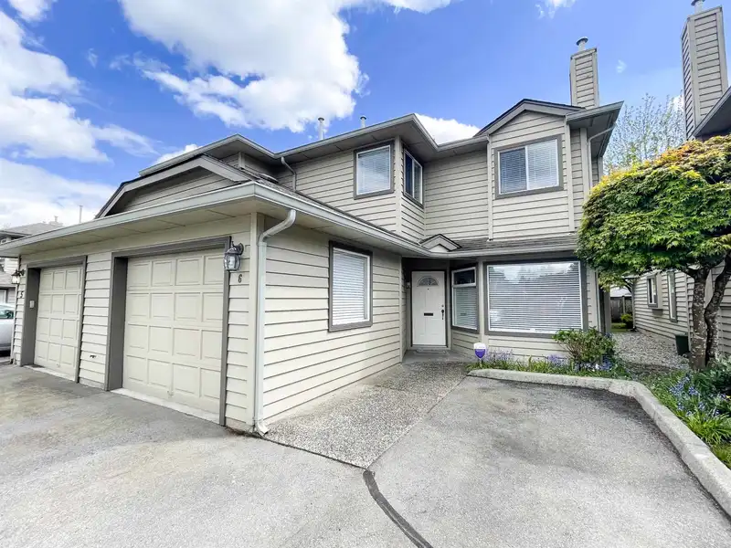 6 9727 152B STREET - photo 2 of 22