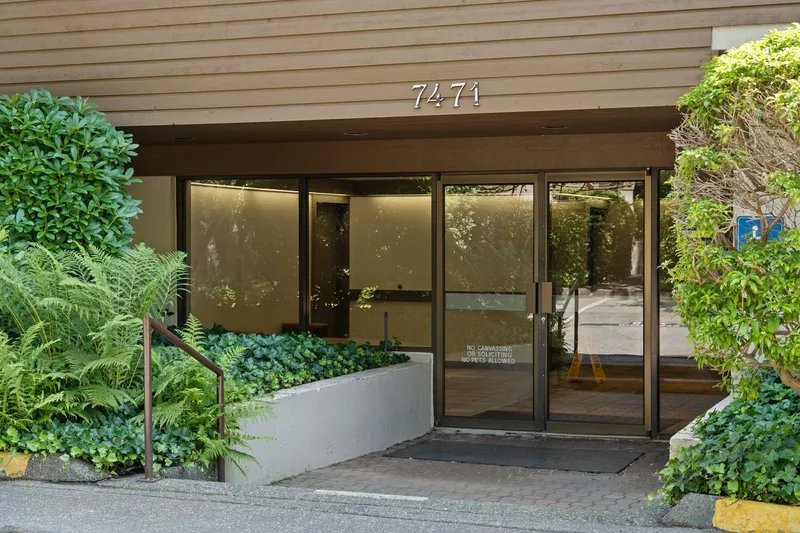 249 7471 MINORU BOULEVARD - photo 2 of 25