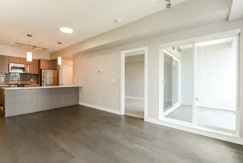 501 10033 RIVER DRIVE - photo 1 of 31