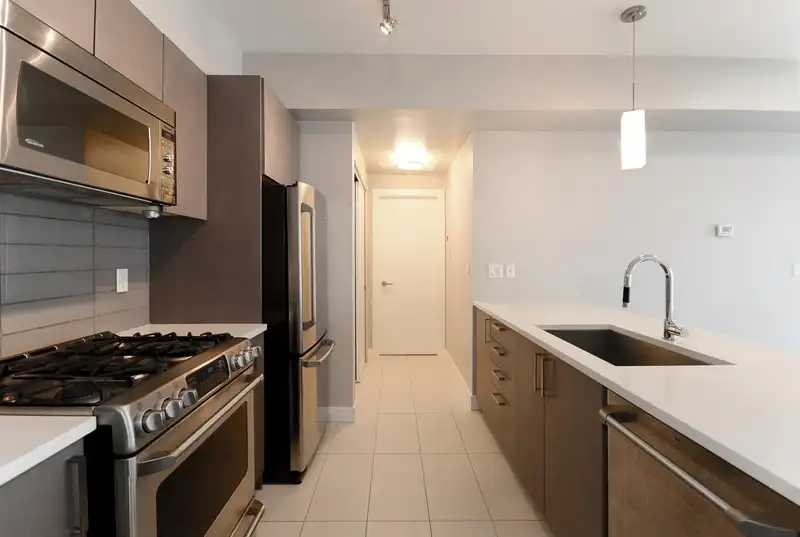 501 10033 RIVER DRIVE - photo 3 of 31