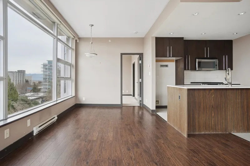 602 1088 W 14TH AVENUE - photo 3 of 25