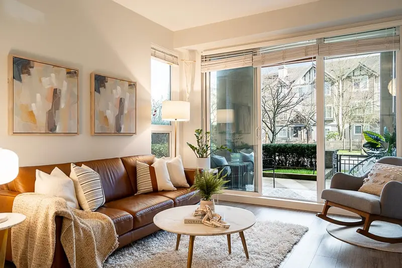 210 3399 NOEL DRIVE - photo 2 of 25