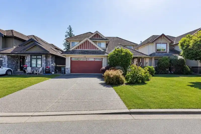 3558 149A STREET - photo 1 of 31