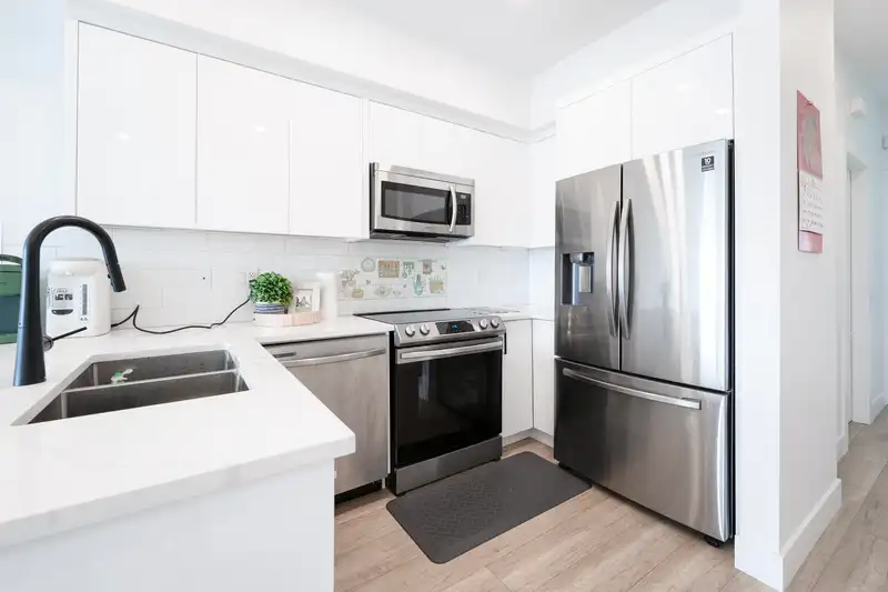 12 6288 BERESFORD STREET - photo 2 of 17