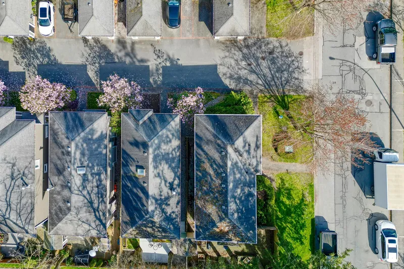 5681 47A AVENUE - photo 3 of 25