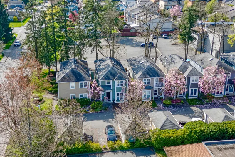 5681 47A AVENUE - photo 4 of 25