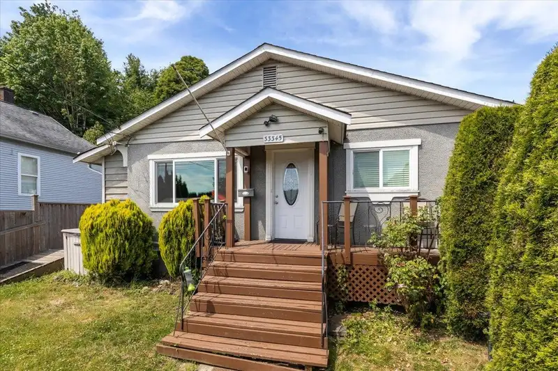 33345 3RD AVENUE - photo 2 of 39