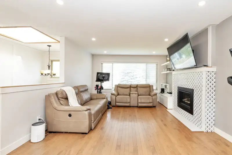 19344 119B AVENUE - photo 2 of 29