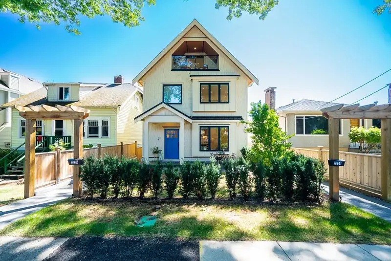2206 E 7TH AVENUE - photo 1 of 34