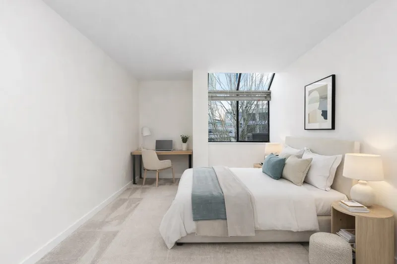 317 13364 102 AVENUE - photo 4 of 25