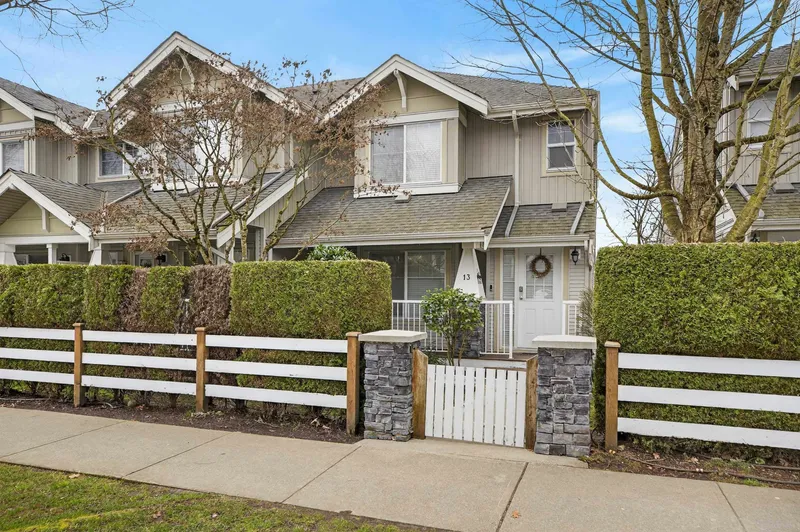 13 6568 193B STREET - photo 2 of 25