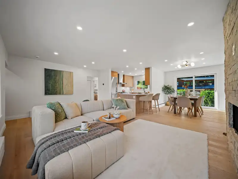 3975 HIGHLAND BOULEVARD - photo 4 of 25