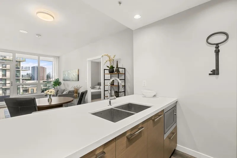 606 5628 BIRNEY AVENUE - photo 2 of 25