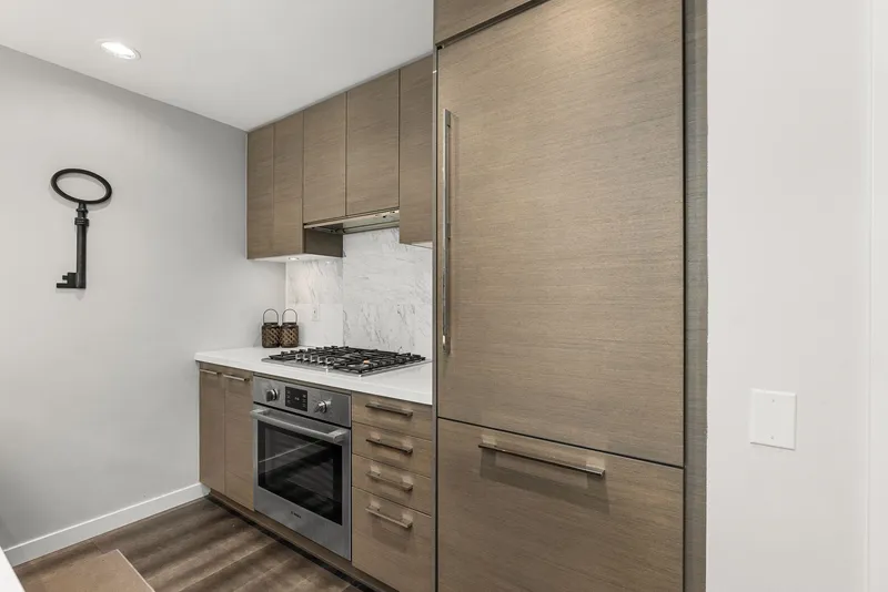 606 5628 BIRNEY AVENUE - photo 4 of 25