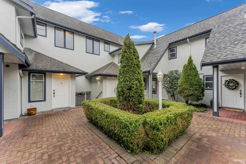 8 4890 48 AVENUE - photo 4 of 25