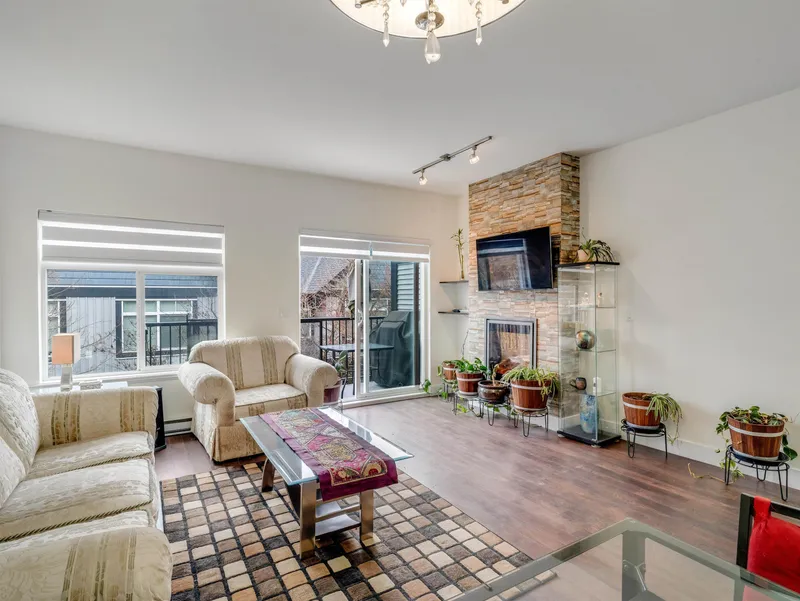 146 6299 144 STREET - photo 4 of 25