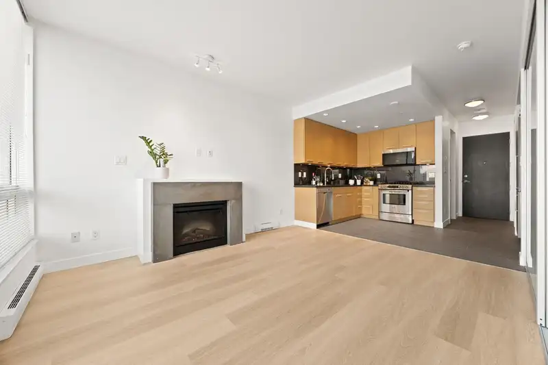 408 2528 MAPLE STREET - photo 4 of 24