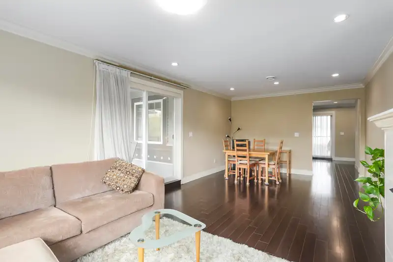 213 HUME STREET - photo 4 of 31