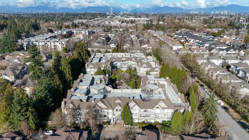 212 6557 121 STREET - photo 3 of 25