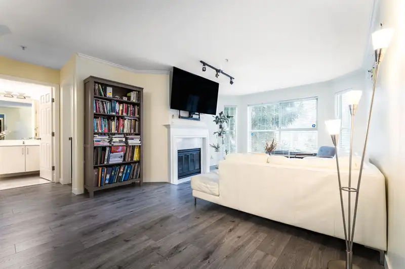 218 7161 121 STREET - photo 3 of 27