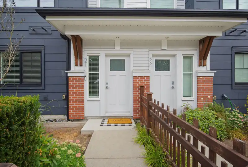 21 22128 48A AVENUE - photo 3 of 40