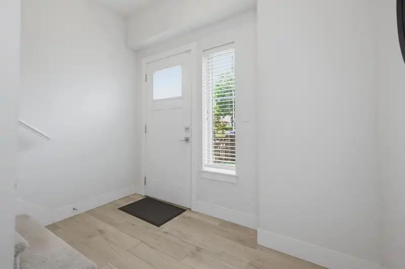 21 22128 48A AVENUE - photo 4 of 40
