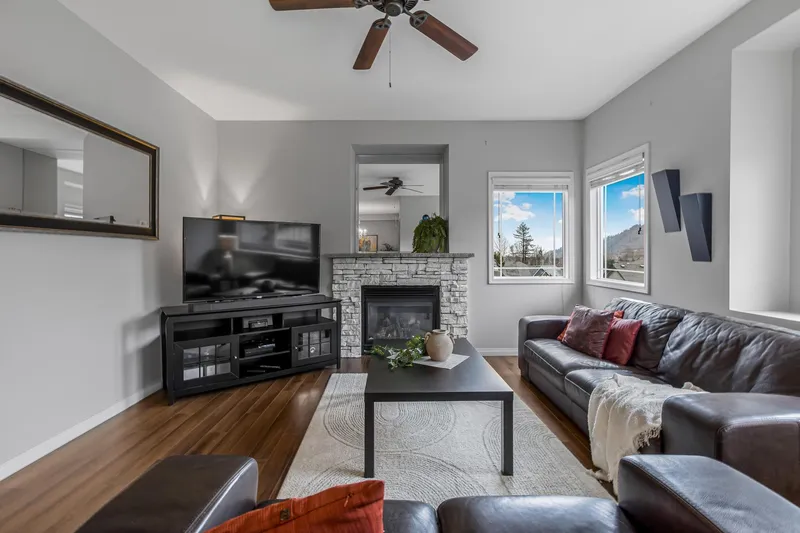 33 45957 SHERWOOD DRIVE - photo 4 of 25