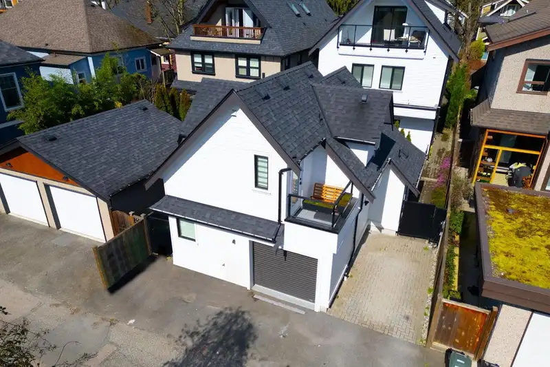 1026 E 13TH AVENUE - photo 3 of 40