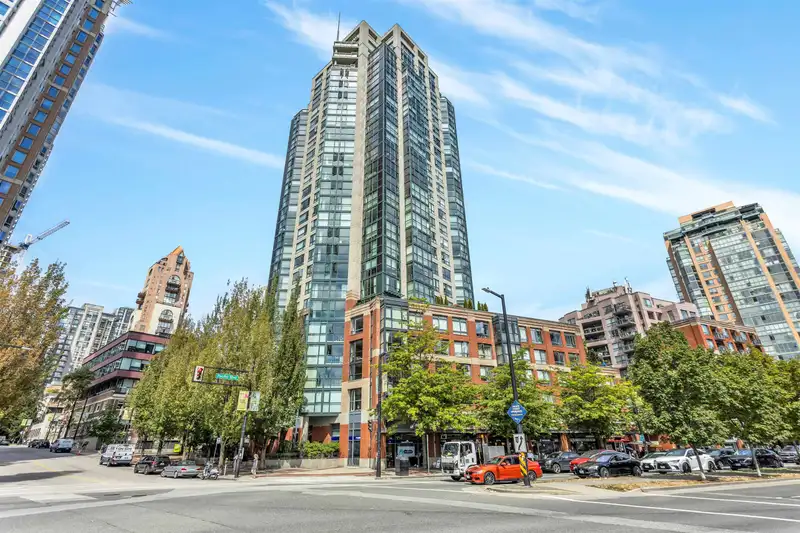 1802 289 DRAKE STREET - photo 1 of 19