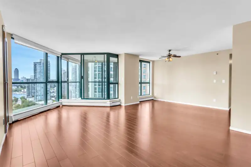 1802 289 DRAKE STREET - photo 4 of 19
